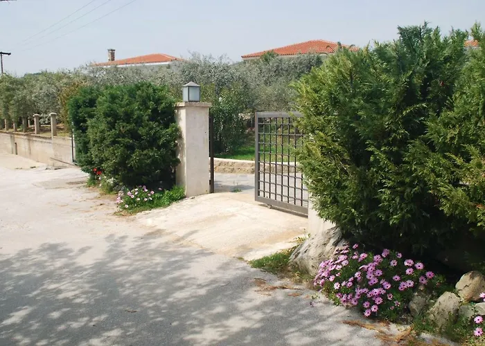 Olive Tree Vakantiehuis Néa Péramos